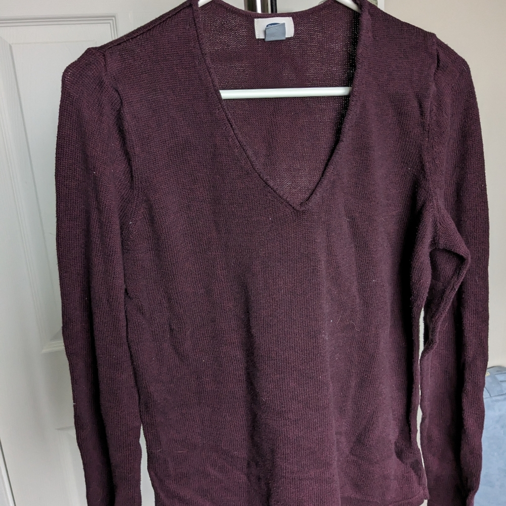 V neck sweater